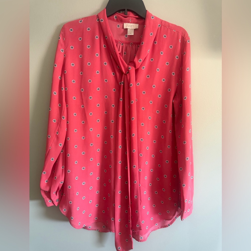 LOFT Coral Tie neck long sleeve career Blouse with black white dots size medium
